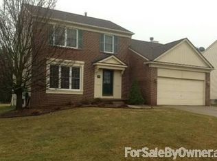545 Thornridge Dr, Rochester Hills, MI 48307