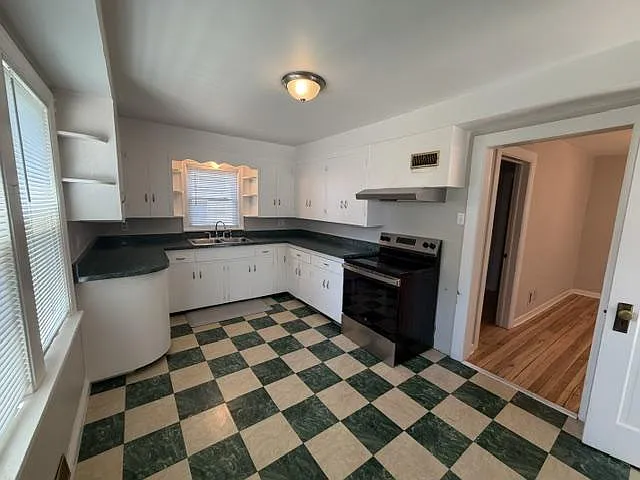 1530 Hill Ave — Photo 5