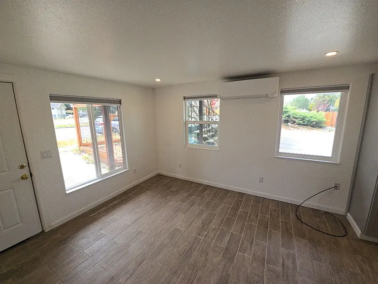 1350 Hallen Dr — Photo 6