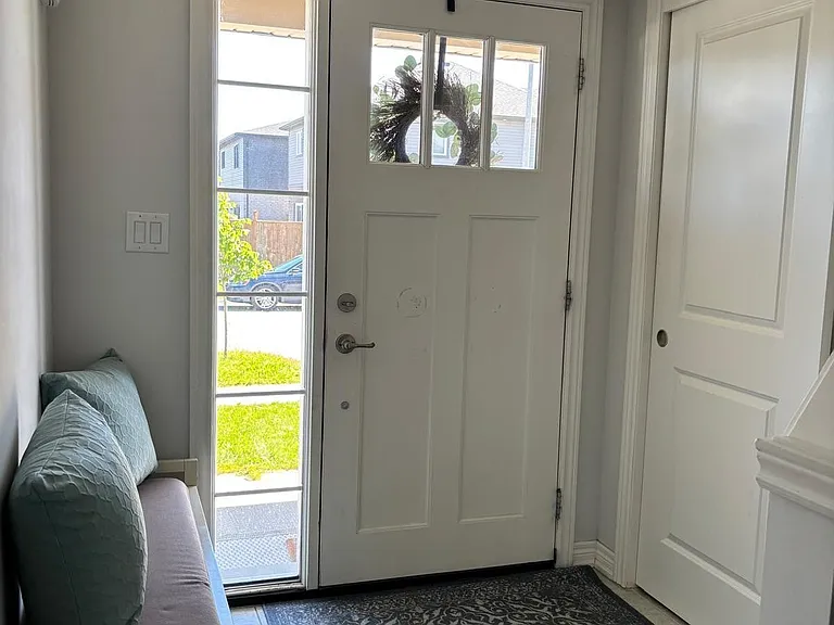 76 Haney Dr — Photo 2