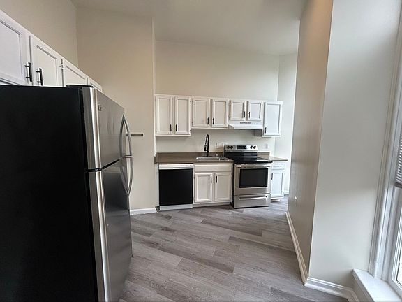 4th image of 900 Cathedral St APT 306
