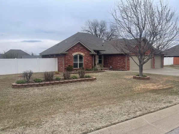 294 W Hillside Dr, Harrah, OK 73045