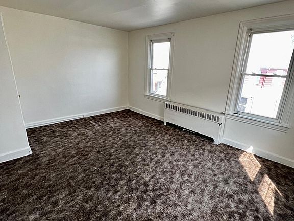 2nd image of 2653 Walnut St #2