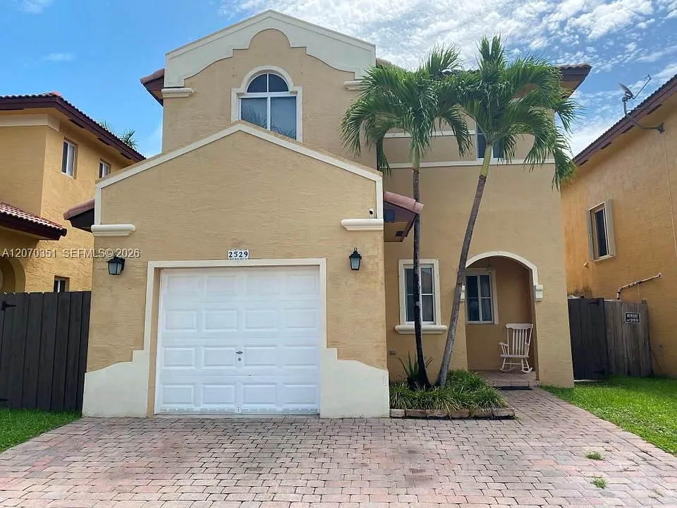 2529 NE 41st Ter #2