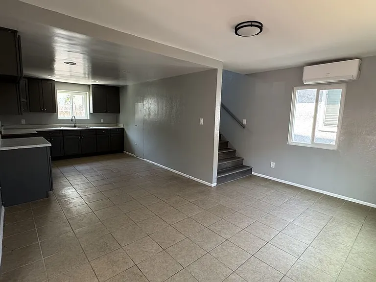 1255 Velasco St #A — Photo 3