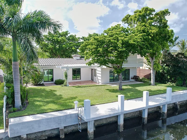 1806 NE 22nd Ter — Photo 44