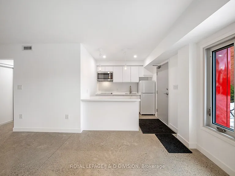 325 Sammon Ave #G3 — Photo 2