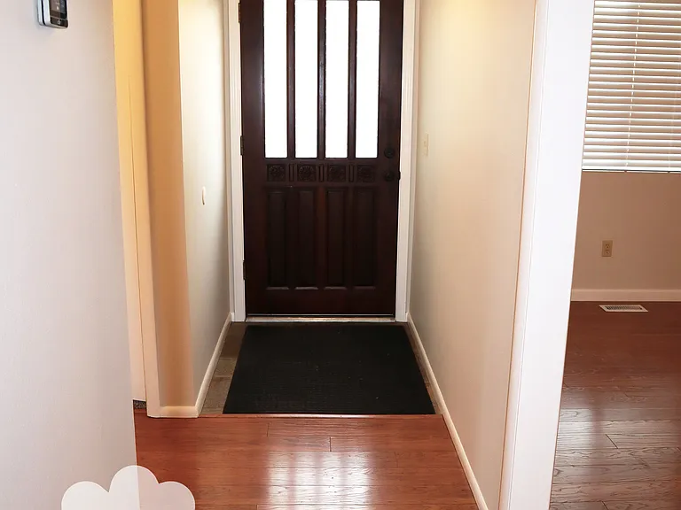 210 W Arrowrock Ln — Photo 5