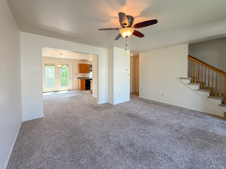 185 Riders Way — Photo 3