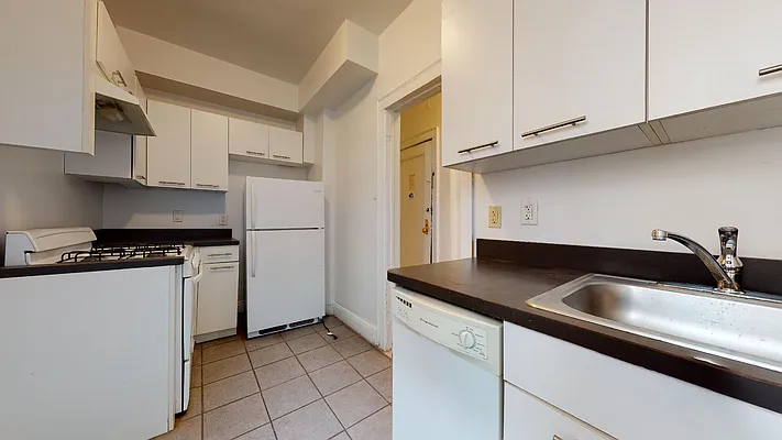 Rented by Bond New York | media 13