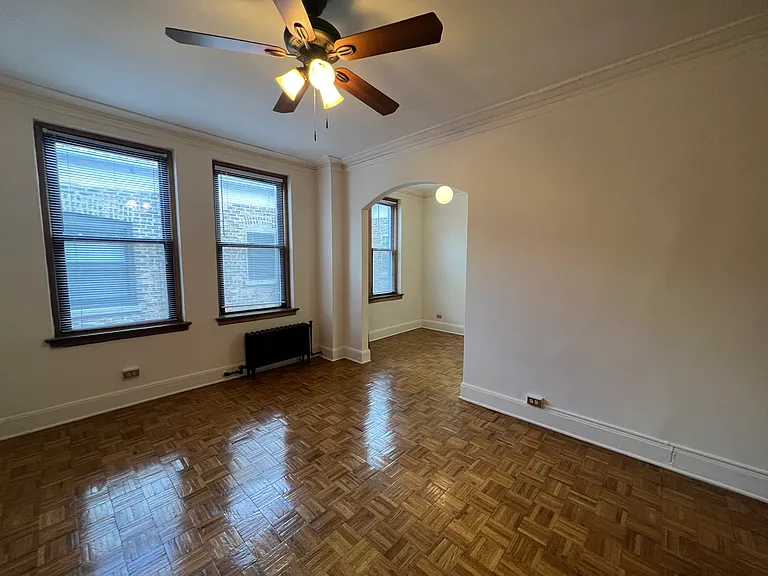 431 West Roscoe Street — Photo 14