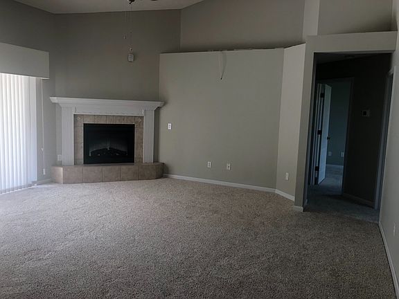 4th image of 914 Amber Way