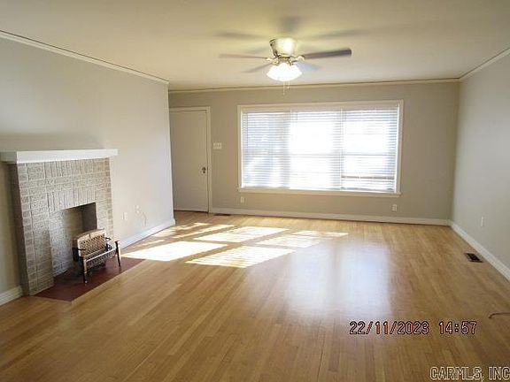 2nd image of 1460 Scott St