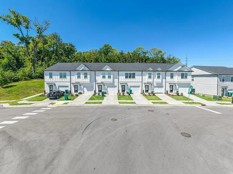 Residences At Hardin Valley — Photo 2