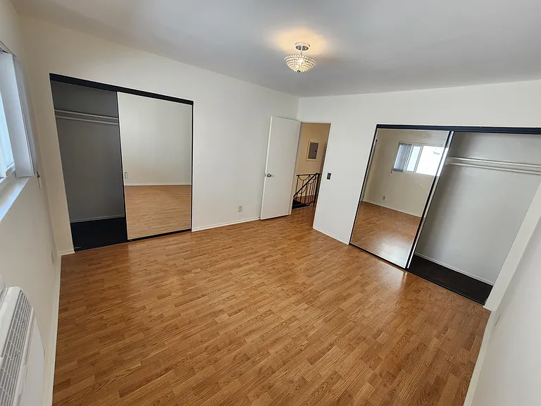 1141 Irving Ave #3 — Photo 31