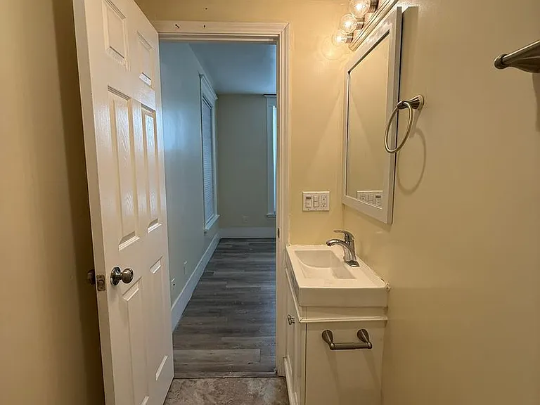 2535 Filbert Street — Photo 13
