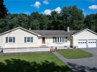 964 N Main St, Dayville, CT 06241