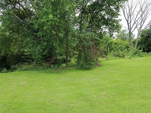 3rd image of 2509 E Jones Ranch Pkwy