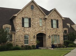 3105 Labrador Ln, Port Neches, TX 77651