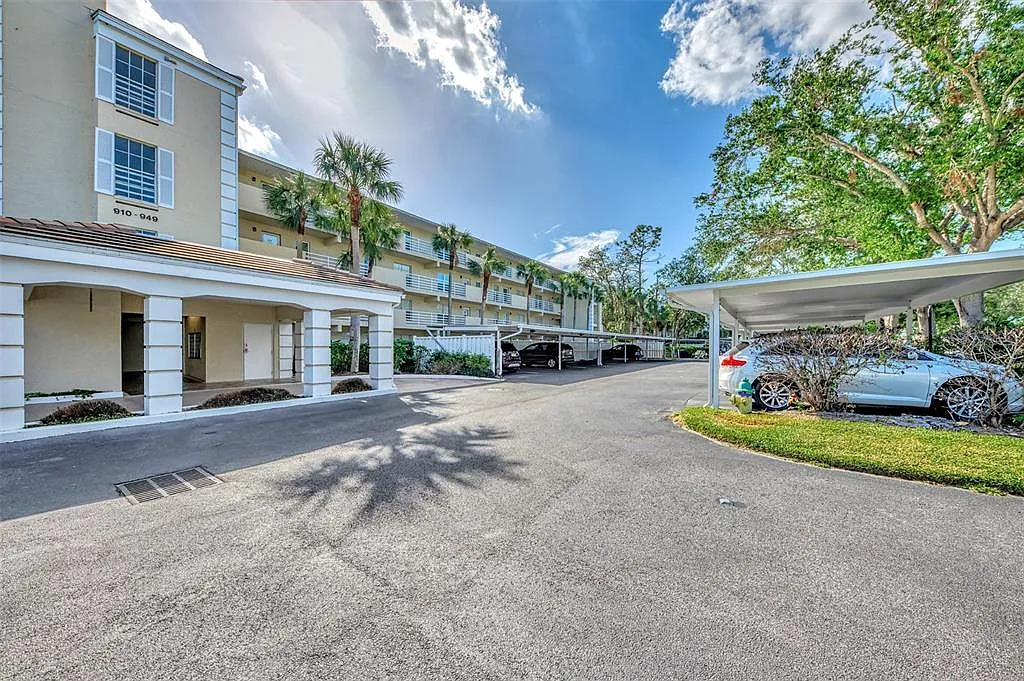 2 bed, 2.0 bath, 997 sqft, $6,000 — Photo 3