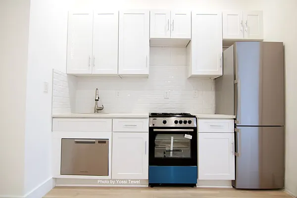 Rented by Uptown Flats LLC | media 4