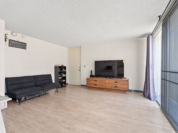 5th image of 620 McCully St APT 308