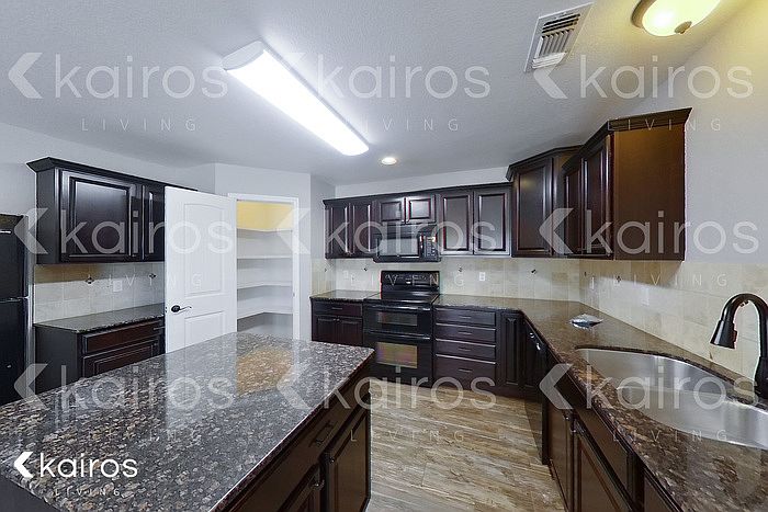 2nd image of 3105 Portland Ave