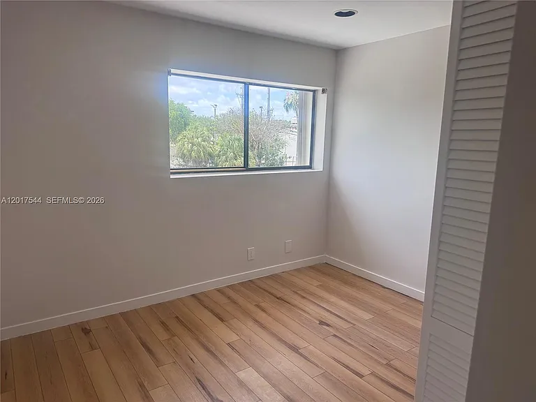 6532 NW 170th Ter — Photo 25