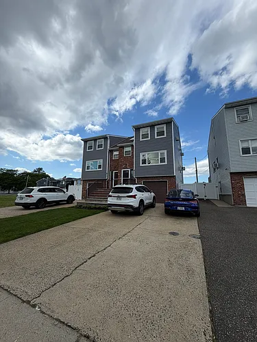 2503 Cedar St Photo 1