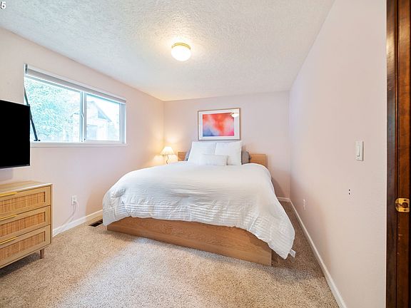 4th image of 17853 SE Candy Ln