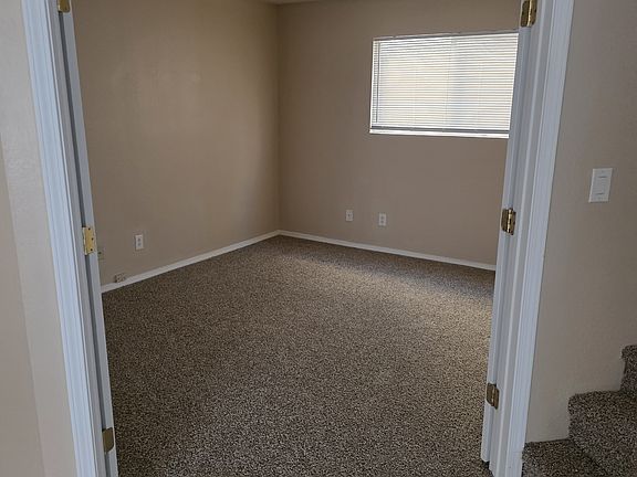Office or possible 5th bedroom (no closet)
