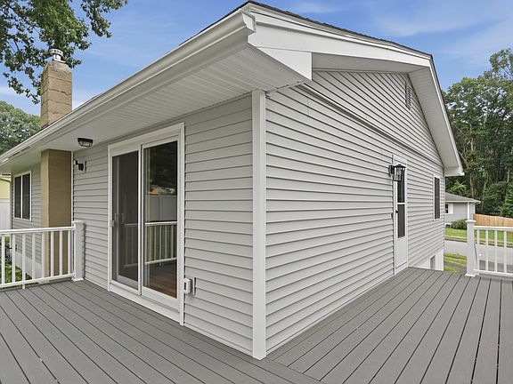 5th image of 3 Hingham Rd