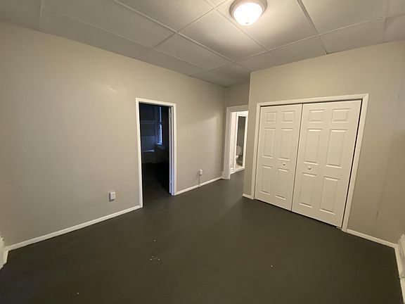 5th image of 120 Lincoln Way W Front 1