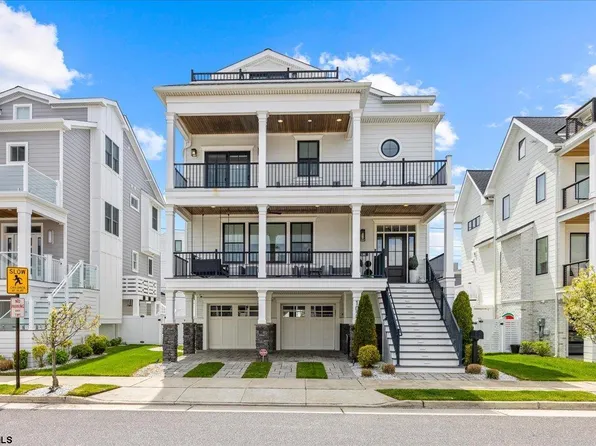 102 S Essex Ave, Margate, NJ 08402