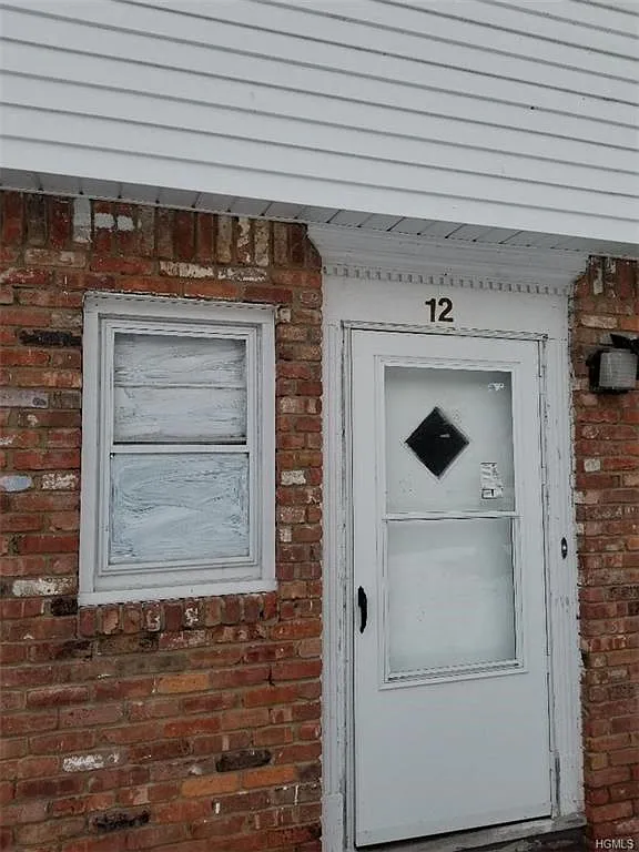 12 Rensselaer Dr photo 1