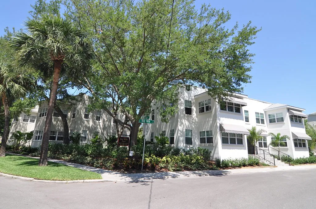 Bay Villa -Texas by Innovo Living Hyde Park — Photo 1