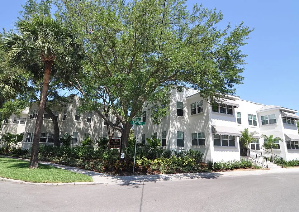 Bay Villa -Texas by Innovo Living Hyde Park
