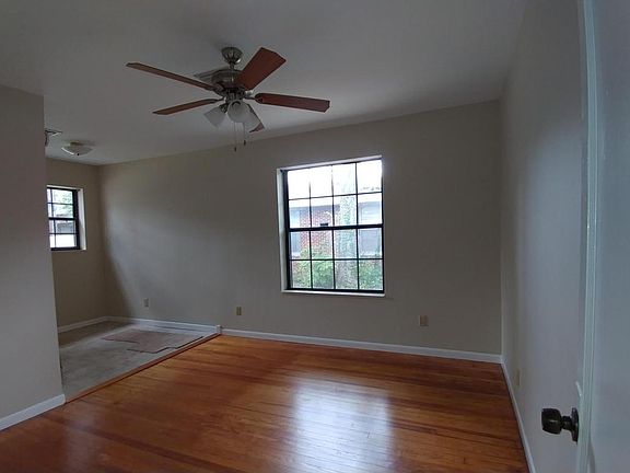 5th image of 5640 Floral Ave