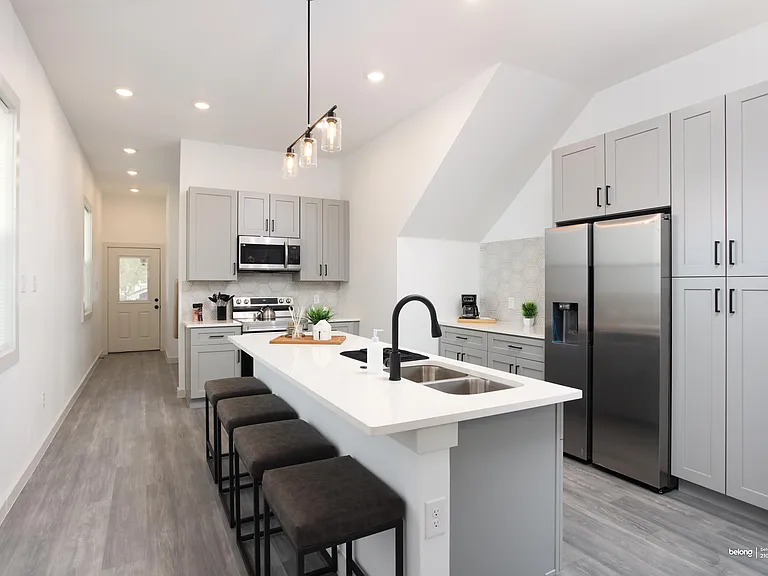 1727 E Crockett St — Photo 15