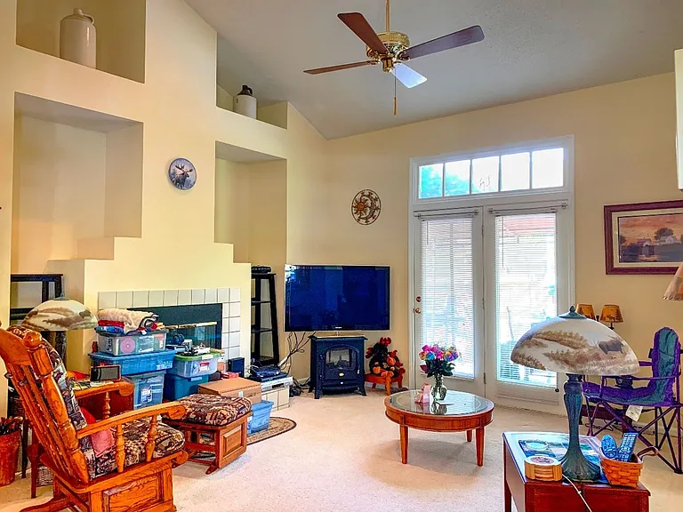 108 Buena Vista Dr — Photo 4