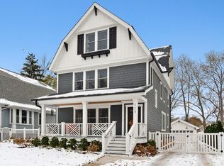 115 N Willow Rd, Elmhurst, IL 60126