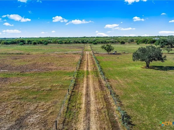 0 Vfw Rd, Yorktown, TX 78164