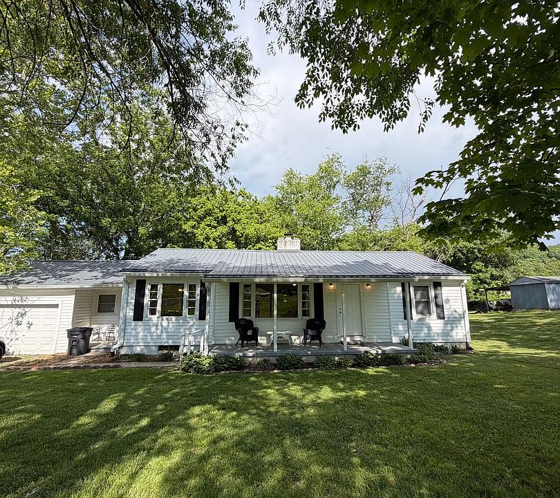 1st image of 819 Summerville Rd