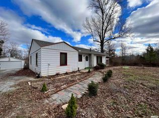 195 Bay Rd, Carbondale, IL 62903