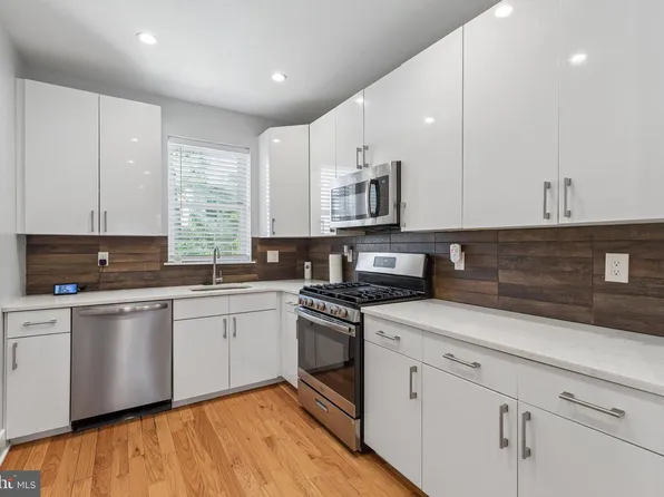 3825 Mount Vernon St, Philadelphia, PA 19104