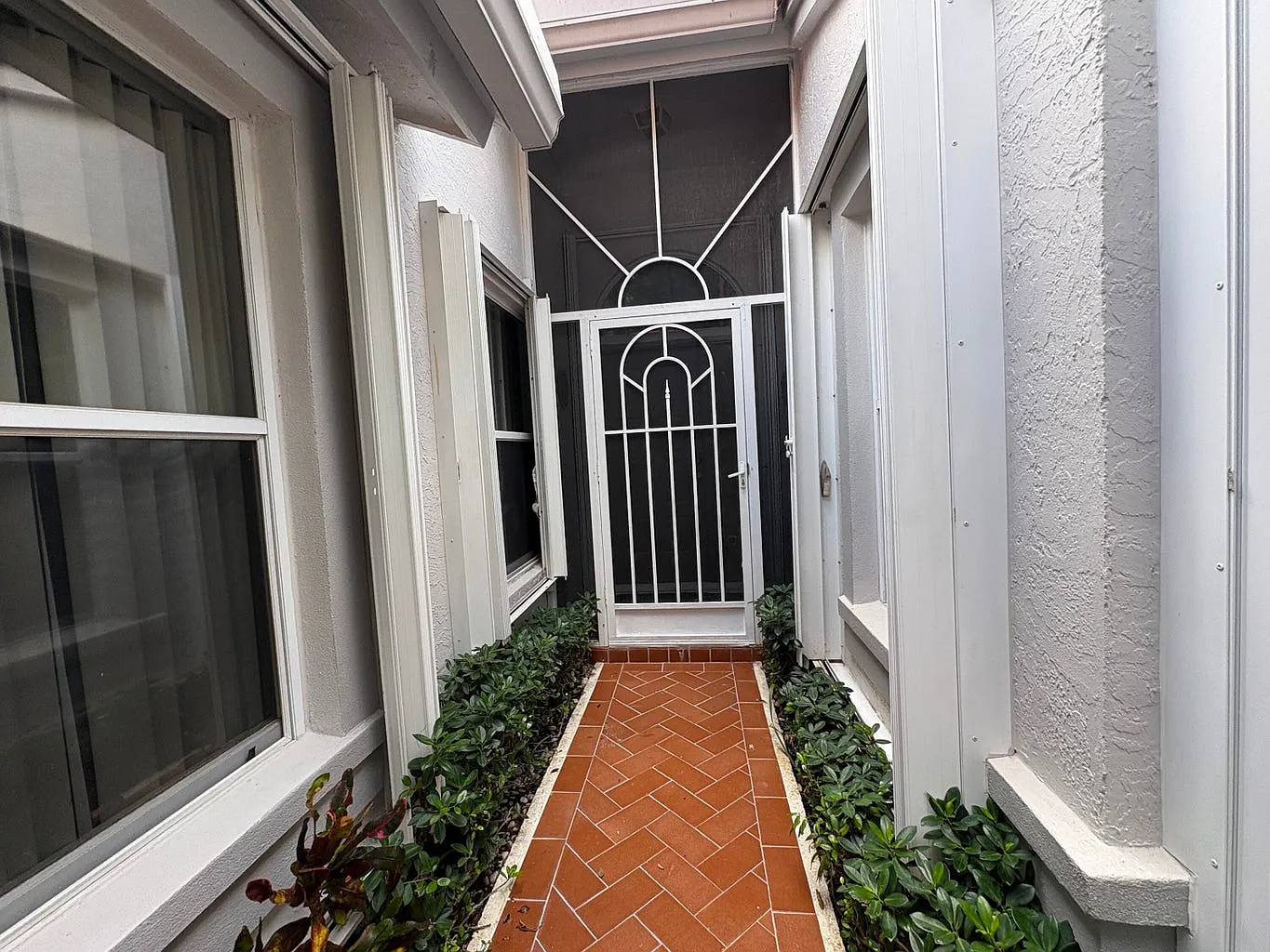 2 bed, 1722 sqft, $3,250 — Photo 2