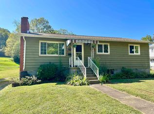 507 Pyles Ave, Mannington, WV 26582