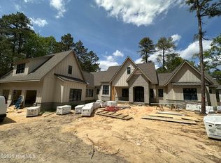 6 Middlebury Ct, Pinehurst, NC 28374