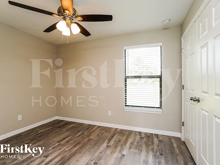 755 Puccini Ave S — Photo 11