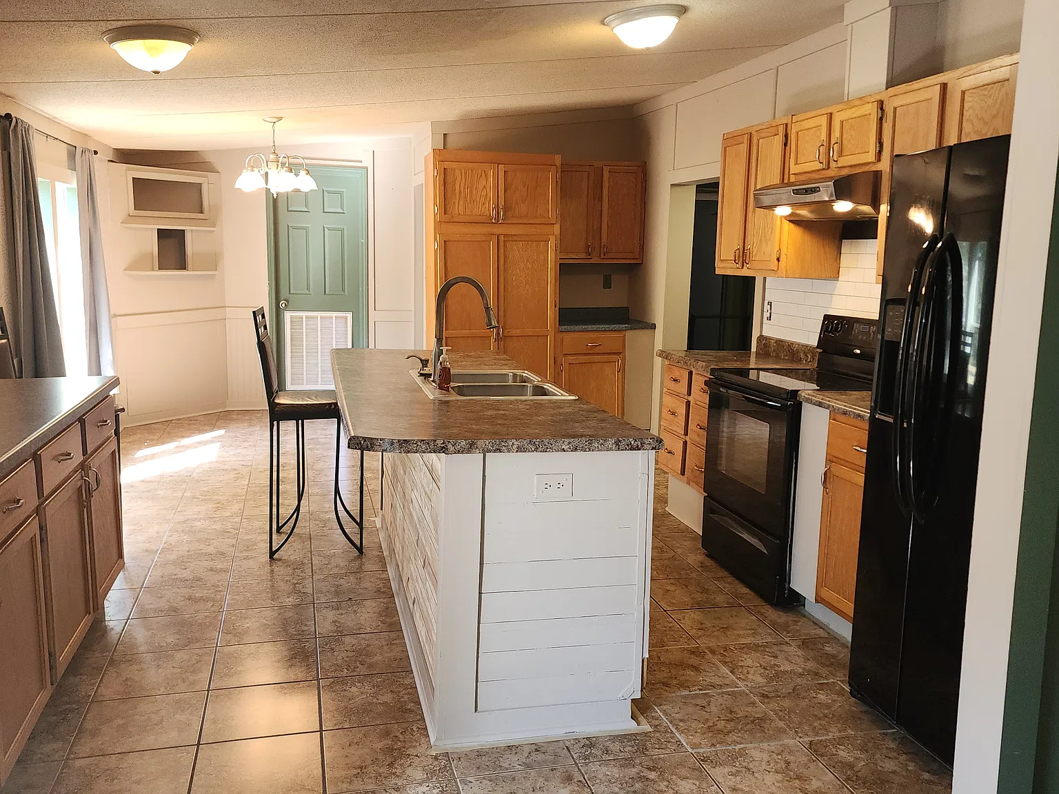 3 bed, 1420 sqft, $1,450 — Photo 3